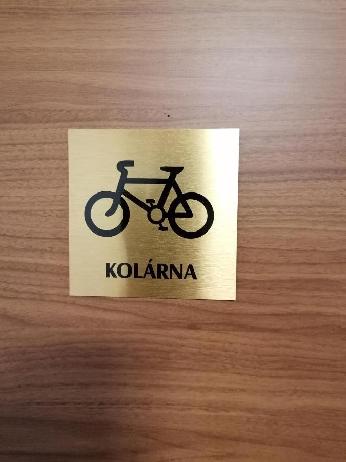 Apartmány Na náměstí Boží Dar Esterno foto