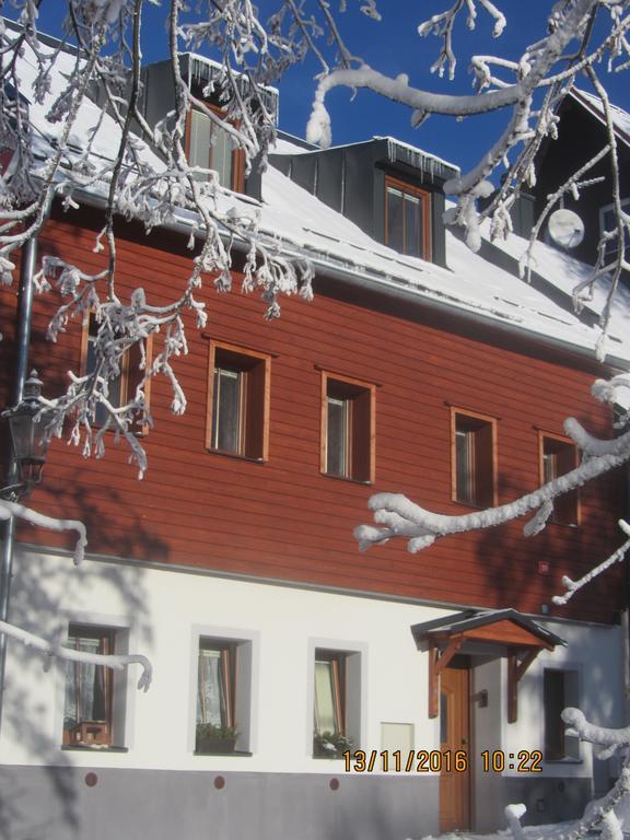 Apartmány Na náměstí Boží Dar Esterno foto